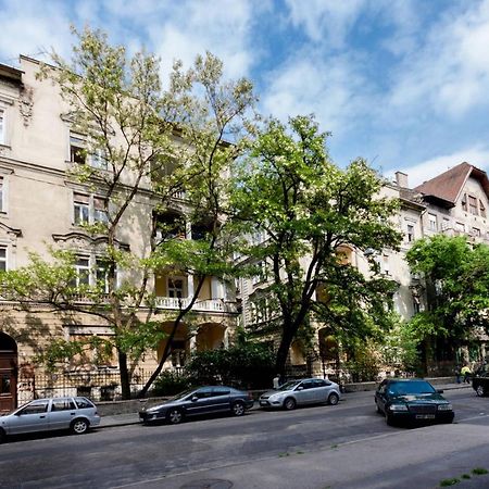 Heroes Square & City Park Thermals Apartment بودابست المظهر الخارجي الصورة