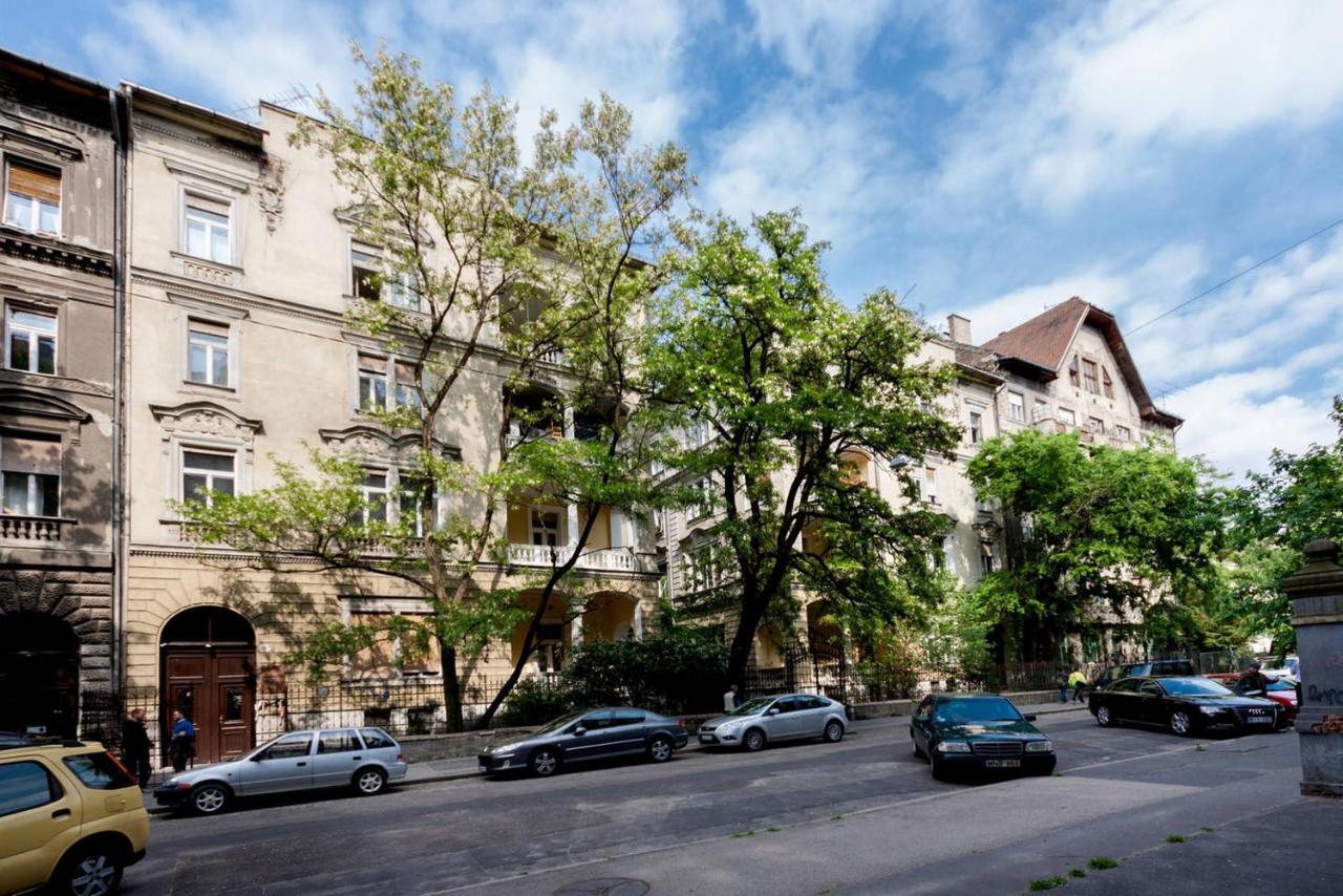 Heroes Square & City Park Thermals Apartment بودابست المظهر الخارجي الصورة