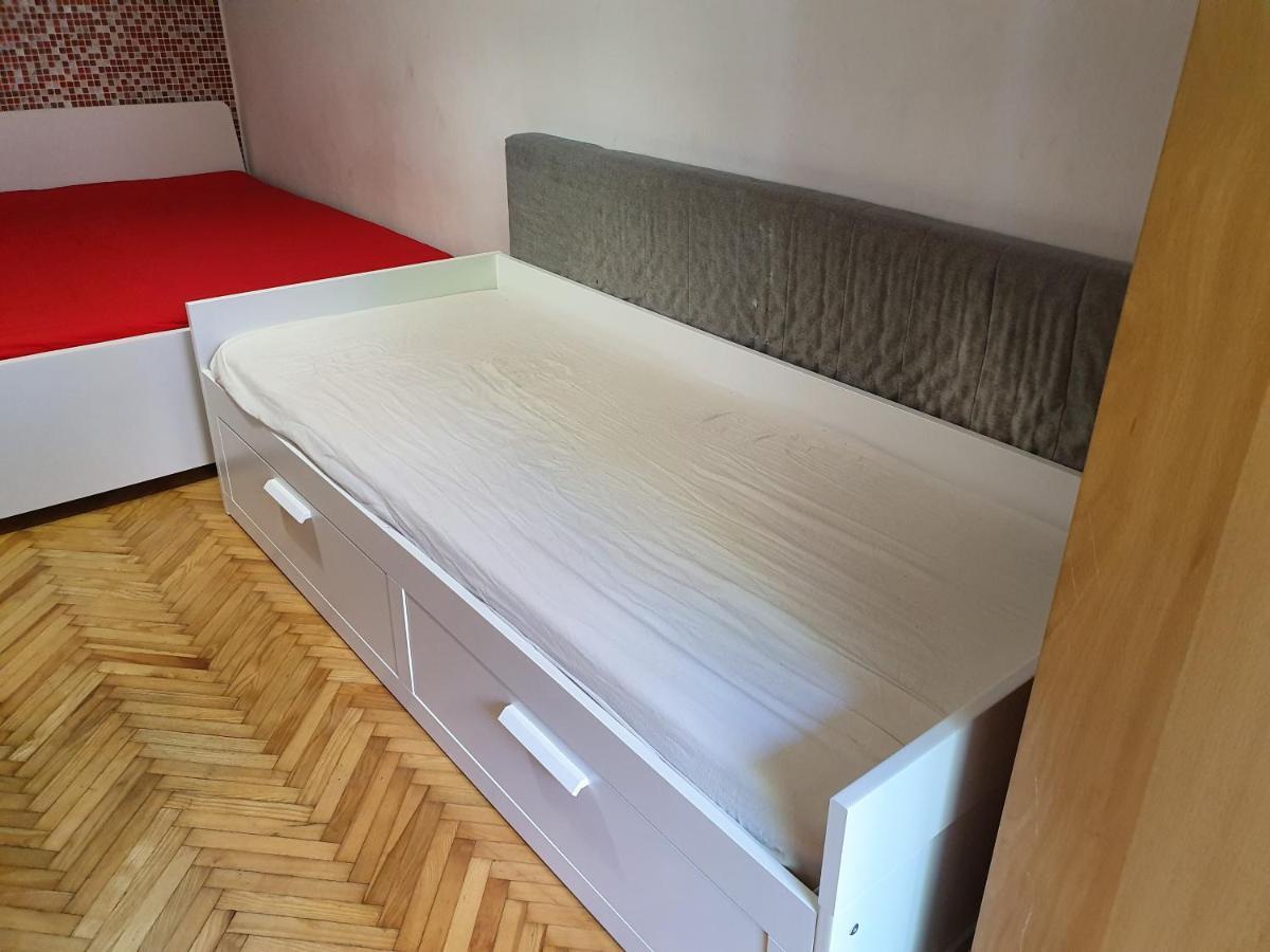 Heroes Square & City Park Thermals Apartment بودابست المظهر الخارجي الصورة